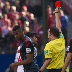 Tampar Pemain Hamburg, Boateng Dinanti Denda Besar
