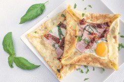 Bosan Sarapan Roti? Coba Varian Omelet dan Pancake Ini