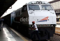 Sulitnya Mendapat Kursi di Kereta Mudik untuk Keluarga