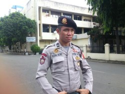 Bripda Isal, Tukang Parkir yang Naik Pangkat Jadi Polisi