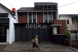 KPK Kembali Geledah Rumah Anas di Duren Sawit