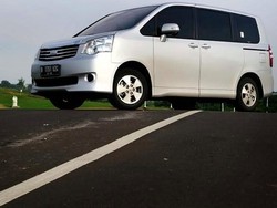 Menjajal Toyota NAV1 di Jalanan Ibukota