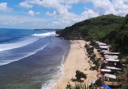 Pok Tunggal, Pantai Cantik & Tersembunyi di Gunungkidul