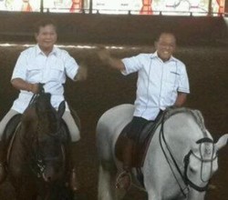 Akbar Tandjung Tegaskan Ical Tak Otomatis Jadi Cawapres Prabowo