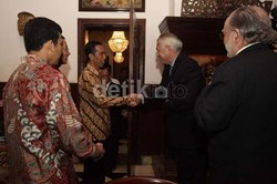 Saat Jokowi Ditanya Tentang Cawapresnya oleh Dubes Chile