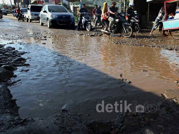 Jalan Letda Natsir, Bogor Jadi Kubangan