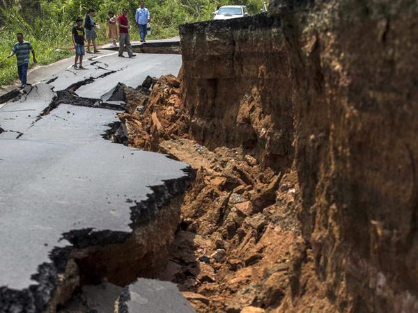 Kerusakan Akibat Gempa di Thailand