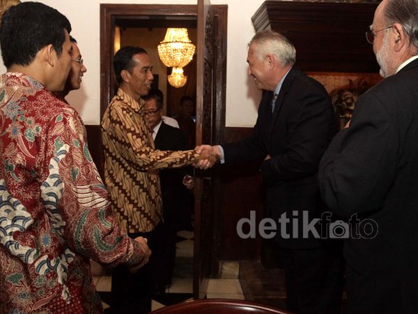 Jokowi Santap Malam Bersama 14 Duta Besar
