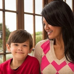 Mediasi Gagal, Sidang Cerai Farah Quinn Ditunda