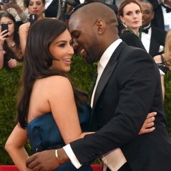 Dapat Surat Nikah, Kim dan Kanye Resmi Jadi Suami Istri?