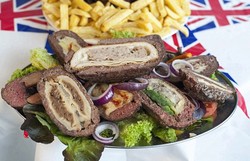 Ini Dia Pie-Scraper, Burger Setinggi 1,6 meter dengan 30.000 Kalori!