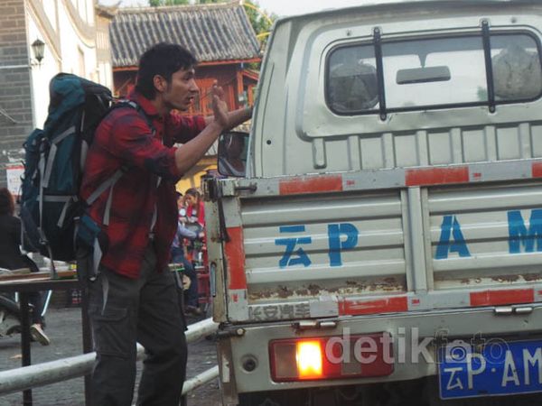 Petualangan Abimana di Haji Backpacker
