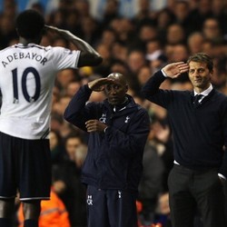 Adebayor Berharap Sherwood Tetap Jadi Manajer Spurs