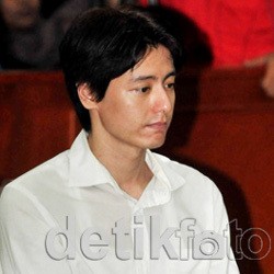 Jeritan Hati Ibunda Menanti Proses Hukum Roger Danuarta