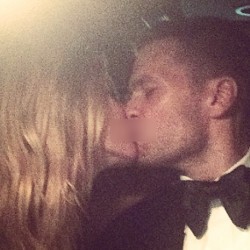 Gisele Bundchen Unggah Foto Intim dengan Suami