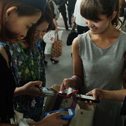 Supermarket Pun Bikin Smartphone Sendiri