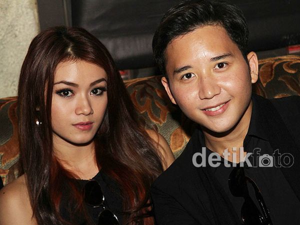 Keakraban Rangga SM*SH dan Dara The Virgin