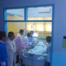 Bupati Anas Sambangi Sihatul di RSUD Blambangan