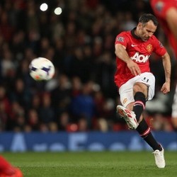 Mainkan Dirinya Sendiri, Giggs Torehkan Catatan