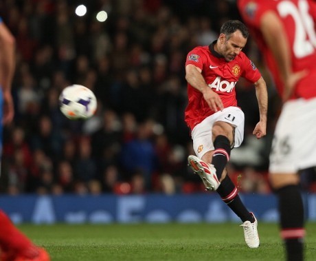 Mainkan Dirinya Sendiri, Giggs Torehkan Catatan
