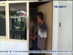 Selingkuh dengan Pria Lain, Kepala Desa Digerebek Warganya