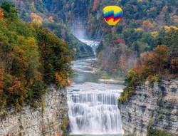 Naik Balon Udara, Ini 8 Destinasi Tercantiknya (2)