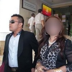Merasa Diperkosa, E Dendam Lihat Farhat Mesra-mesraan dengan Regina