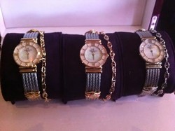 Pesan Cinta Rahasia Lewat Jam Tangan Glow-In-The-Dark dari Charriol