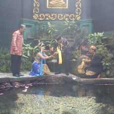 Ritual Mayu Banyu Warga Tengger Dipercaya Sembuhkan Penyakit