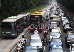 Ahok: Jakarta Ingin Bus TransJ yang Aman