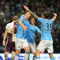 Ketika City Sukses Bongkar Parkir Bus Villa