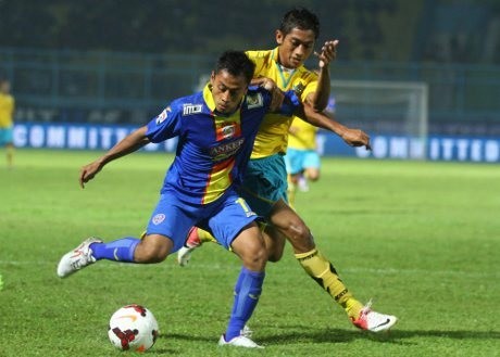 Samsul Arif Hat-trick, Arema Cukur Gresik United