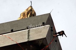 Penyumbang Emas di Puncak Monas, Dari Dana Revolusi atau Pribadi?