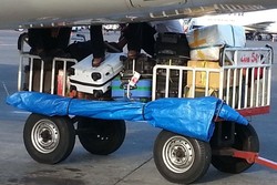 Ya Ampun! Koper Penumpang Lion Air Diinjak-injak Petugas Bagasi