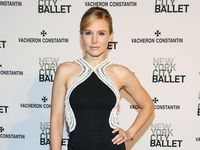 Anggun dan Berseri Kristen Bell