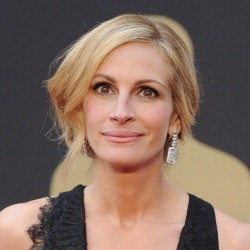 George Clooney Resmi Tunangan, Ini Komentar Julia Roberts