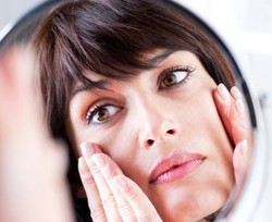 Tanam Benang Jadi Favorit Para Wanita untuk Tiruskan Pipi