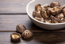 Penderita Mycophobia dan Alektorophobia Takut pada Jamur dan Ayam