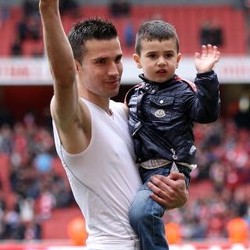 Jurus Rahasia Van Persie Memotivasi Prestasi Akademik Putranya