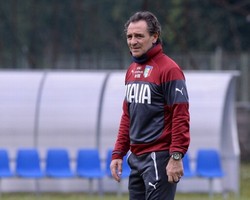 Soal Penyerang, Prandelli: Tak Satupun dalam Posisi Pasti ke Brasil