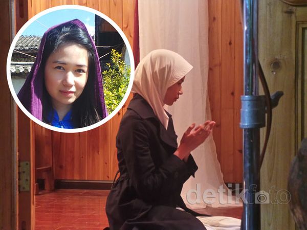 Adegan Salat Laura Basuki