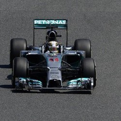 Hamilton Kembali Tercepat