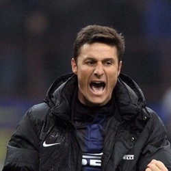Menengok Karier Javier Zanetti Bersama Biru Hitam