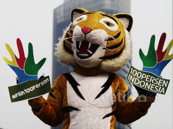 Aksi Greenpeace Kampanyekan 100 % Lingkungan