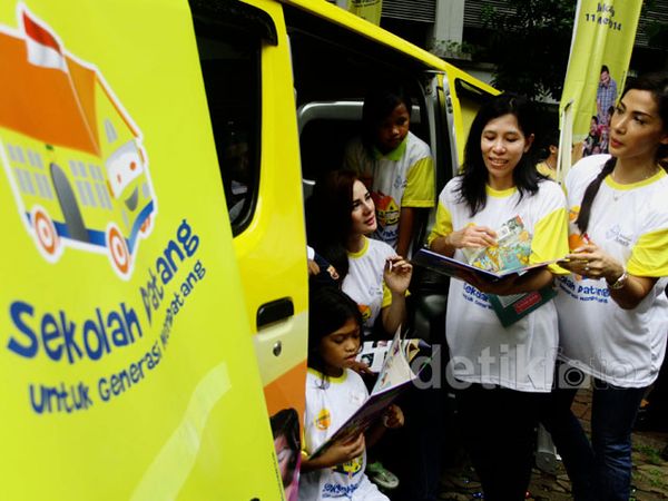 Peluncuran Mobil Sekolah Datang