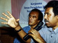Demokrasi Dibajak Kepala Daerah