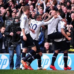 Gasak Villa, Spurs Amankan Tiket Liga Europa