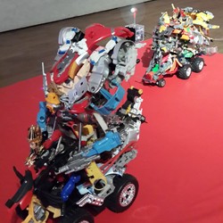 Terinspirasi Ritual Keraton, Duo Seniman Yogyakarta Buat Robot dari Mainan