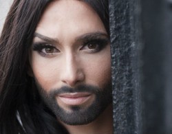 Foto: Conchita, Penyanyi Cantik Asal Austria yang Punya Brewok