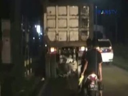 Sepasang Kekasih Tewas Terlindas Truk